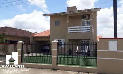 Casa com 3 quartos à venda na Vila Nova, Joinville  por R$ 750.000