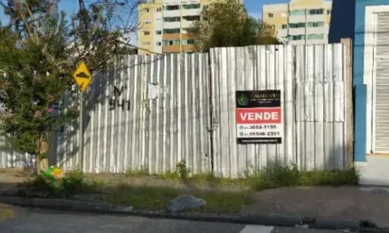 Terreno à venda no Centro, São José dos Pinhais  por R$ 700.000