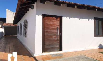 Casa com 2 quartos à venda no Jardim Amélia, Pinhais  por R$ 720.000