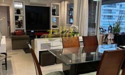 Apartamento sem mobília com 02 dormitórios para locação no bairro Santo Amaro, em São Paulo!