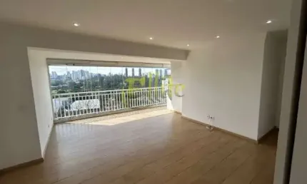 Apartamento para alugar com 03 dormitórios sem mobilia (APENAS ARMÁRIOS), 450 MTS da Estação Socorro linha Esmeralda!