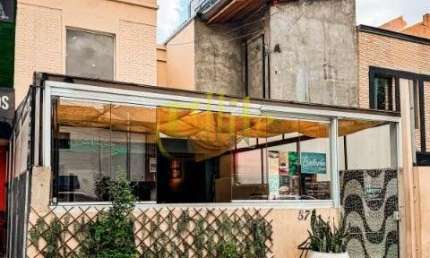 Sala Comercial de Alto Padrão na Vila Nova Conceição: 2 Salas, 1 Banheiro, 220m² - Venda ou Locação em SP