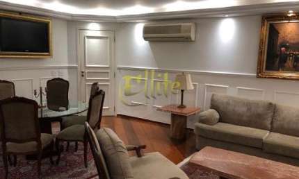 Apartamento mobiliado e reformado para locação, localizado em Moema, São Paulo.