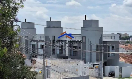 Sobrado 3 quartos 4 banheiros a venda no bairro Novo Mundo Curitiba PR