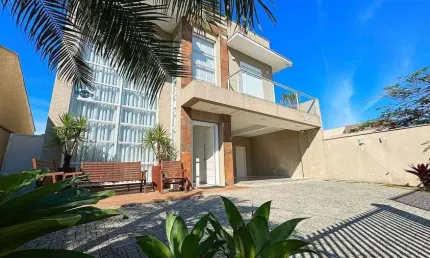 Casa com 3 quartos à venda na r. alvorada do sul, 385, centro, guaratuba, 230 m2 por r$ 2.499.000