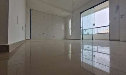 Apartamento para Venda, Residencial Isabela no bairro Centro, localizado na cidade de Navegantes / SC.  A 150 metros da praia.