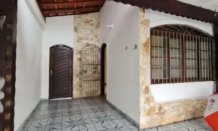 Casa com 2 dormitórios + 1 reversível, no jardim imperador