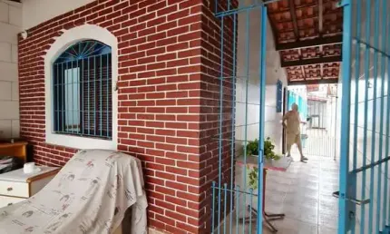 Casa de vó a venda no Balneário Maracanã, Praia Grande, SP
