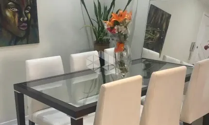 Apartamento de 2 dormitórios no Centro 1 QUADRA DA BEIRA MAR  de Florianópolis/SC