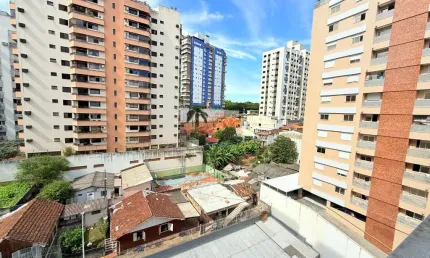 Apartamento 3 dormitórios no centro de Florianopolis SC