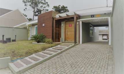 Casa comercial com 9 salas para alugar no Ahú, Curitiba 