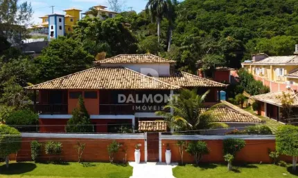 Forno - Búzios/RJ - Casa duplex, 5 suítes, ótima localização.