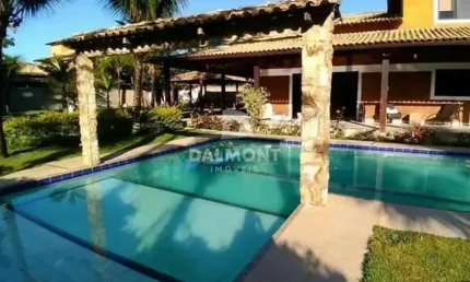 Caravelas - Búzios - Casa duplex, com 2 salas, 6 quartos (5 suítes), 7 banheiros, 135M² área constru
