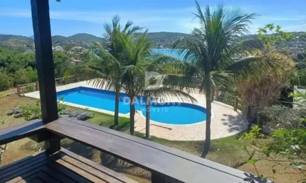 Ferradura - Búzios - Casa duplex à venda, 4suítes, vista mar.