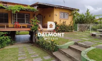Balneário São Pedro - São Pedro da Aldeia  -  Casa com excelente quintal