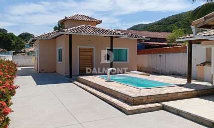 São Pedro da Aldeia/RJ  - Casa com 3 dormitórios à venda por R$ 500.000
