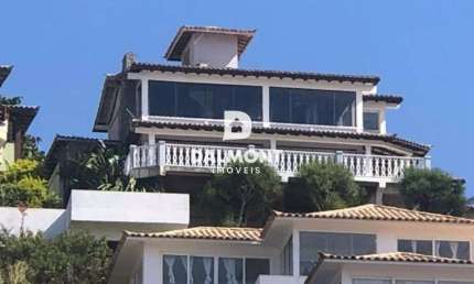 Geribá - Búzios - Casa duplex, em condomínio, 4 quartos (3 suítes), pé na areia.