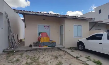 Casa de Condominio em Papagaio  -  Feira de Santana