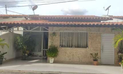 Casa de Condomínio no Bairro Conceição  -  Feira de Santana