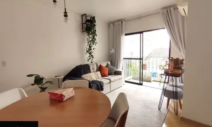 Apartamento Vila Olímpia com 65 m², Sala com Varanda, 2 Dormitórios, Ar Condicionado, 1 Vaga, Edifício com  Portaria 24 hs