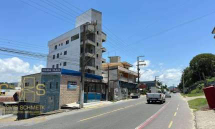 Imóvel com potencial comercial e residencial próximo a Praia