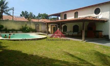 Casa com 6 dormitórios à venda, 300 m² por R$ 900.000,00 - Vila Capri - Araruama/RJ