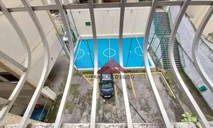 Apartamento com sala dois quartos,cozinha,area de serviço e a dependencia revertida para um terceiro quarto,colado ao super mercado real,e próximo ao