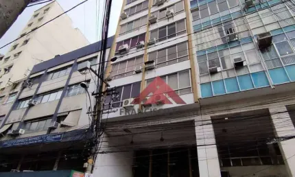 Sala comercial no centro,(02 salas conjugadas) com todo mobiliário,ar condicionados,02 banheiros,cozinha,frente,proxima das barcas,forum e todo comér