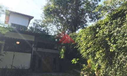 Casa com 3   quartosà venda, 1023 mpor  990.000 - Mata Paca - Niterói/RJ