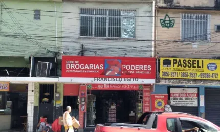 Loja comercial no centro do Paraíso conjugada com apartamento na parte superior.