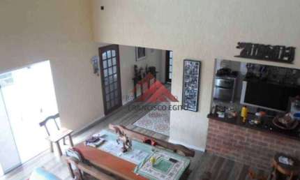 Casa 3 Quartos à Venda, 1 Suíte, Piscina, Sauna, Churrasqueira, 2 Vagas de Garagem, Portaria 24 Horas, 300 m2, por R$ 790.000,00 - Badu - Niterói