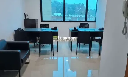 Sala comercial para alugar na Avenida Vida Nova, 28, Jardim Maria Rosa, Taboão da Serra