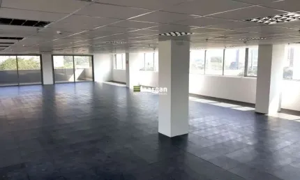 Sala comercial para alugar na Rua Luiz Seráphico Júnior, 01, Chácara Santo Antônio, São Paulo