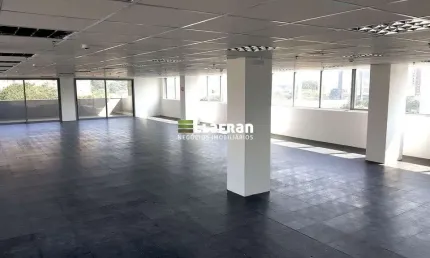 Sala comercial para alugar na Rua Luiz Seráphico Júnior, 01, Jardim Caravelas, São Paulo