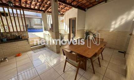 Casa com 3 quartos à venda na Rua Basiléia, Europa, Belo Horizonte