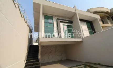 Casa com 3 quartos à venda na Avenida Itamar Soares Viana, Novo Centro, Santa Luzia