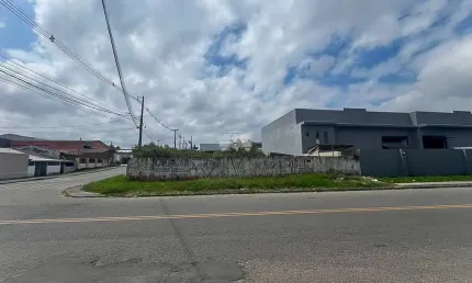 Terreno à venda na Rua Aleixo Schluga, 1019, Centro Industrial Mauá, Colombo por R$ 700.000