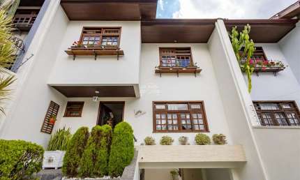 Casa com 3 quartos à venda na Rua Valparaizo, 434, Bacacheri, Curitiba, 174 m2 por R$ 800.000