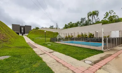 Apartamento com 2 quartos à venda na Rua Vereador Wadislau Bugalski, 3690, Lamenha Grande, Almirante Tamandaré, 40 m2 por R$ 215.000
