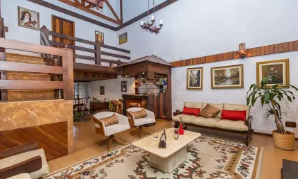 Casa com 5 quartos à venda na Rua Vereador Washington Mansur, 975, Ahú, Curitiba, 485 m2 por R$ 1.970.000