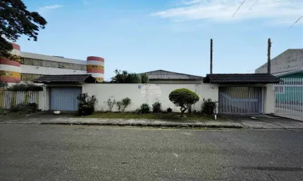 Casa com 5 quartos à venda na Rua Miguel Felipe Daher, 119, Orleans, Curitiba, 300 m2 por R$ 1.400.000