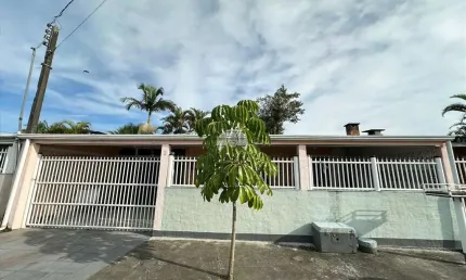 Casa com 2 quartos à venda na Rua Espanha, 1673, Praia Grande, Matinhos, 92 m2 por R$ 325.000