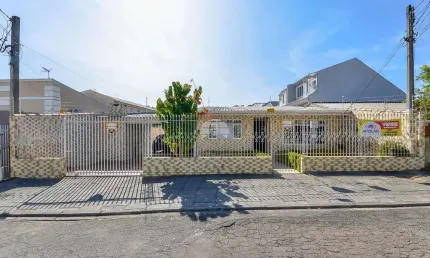 Casa com 3 quartos à venda na Rua Joaquim Gomes, 30, Santa Cândida, Curitiba, 204 m2 por R$ 545.000