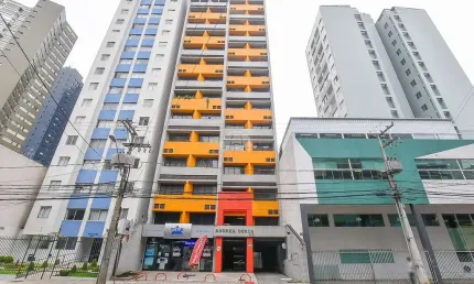 Sala comercial à venda na rua vinte e quatro de maio, 412, rebouças, curitiba, 43 m2 por r$ 160.000