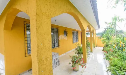 Casa com 3 quartos à venda na Avenida Gralha-azul, 341, Vila Gilcy, Campo Largo, 140 m2 por R$ 395.000