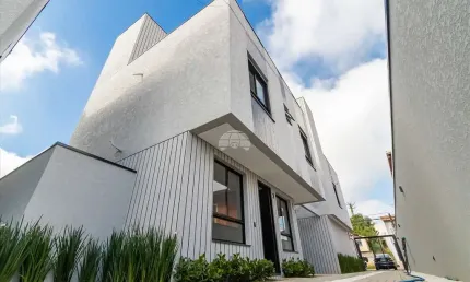 Casa em condomínio fechado com 3 quartos à venda na Rua Bernardino Iatauro, 270, Orleans, Curitiba, 170 m2 por R$ 950.000