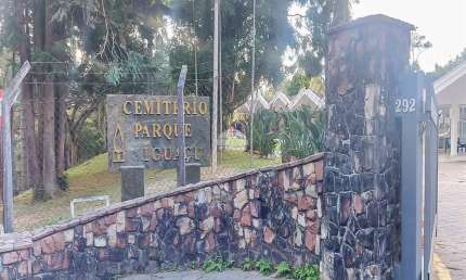 Terreno à venda na Rua Nicolau José Gravina, 292, Cascatinha, Curitiba por R$ 15.000
