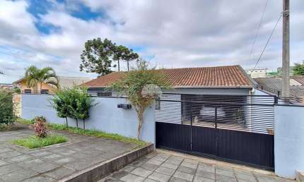 Casa com 3 quartos à venda na Avenida do Porto, 122, Parque Residencial Santa Terezinha, Colombo, 180 m2 por R$ 450.000