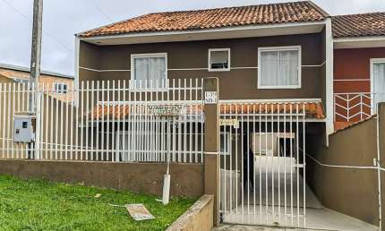 Casa com 3 quartos à venda na Rua João Maria dos Santos, 139, Parque Residencial Santa Terezinha, Colombo, 196 m2 por R$ 450.000