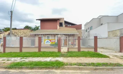 Casa com 3 quartos à venda na Avenida Gonzales Pecotche, 724, Aristocrata, São José dos Pinhais, 250 m2 por R$ 2.900.000